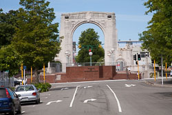 Memorial_Bridge,_Christchurch_-001.jpg