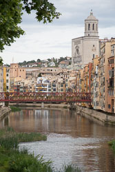 Painted_Houses_River_Onyar_Girona-001.jpg