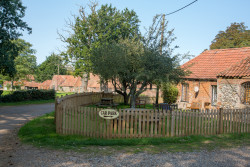 Branthill_Farm,_Real_Ale_Shop-002.jpg