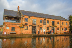 Leeds_And_Liverpool_Canal-9032.jpg