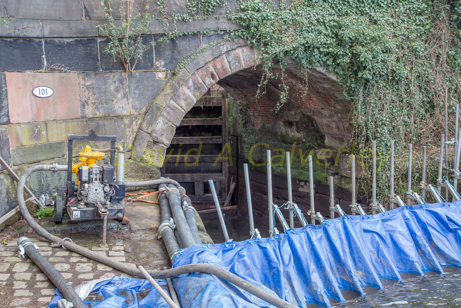 Rochdale_Canal,_Duke's_Lock-064.jpg