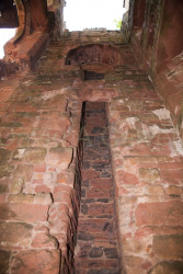 Acton_Burnell_Castle_-010.jpg