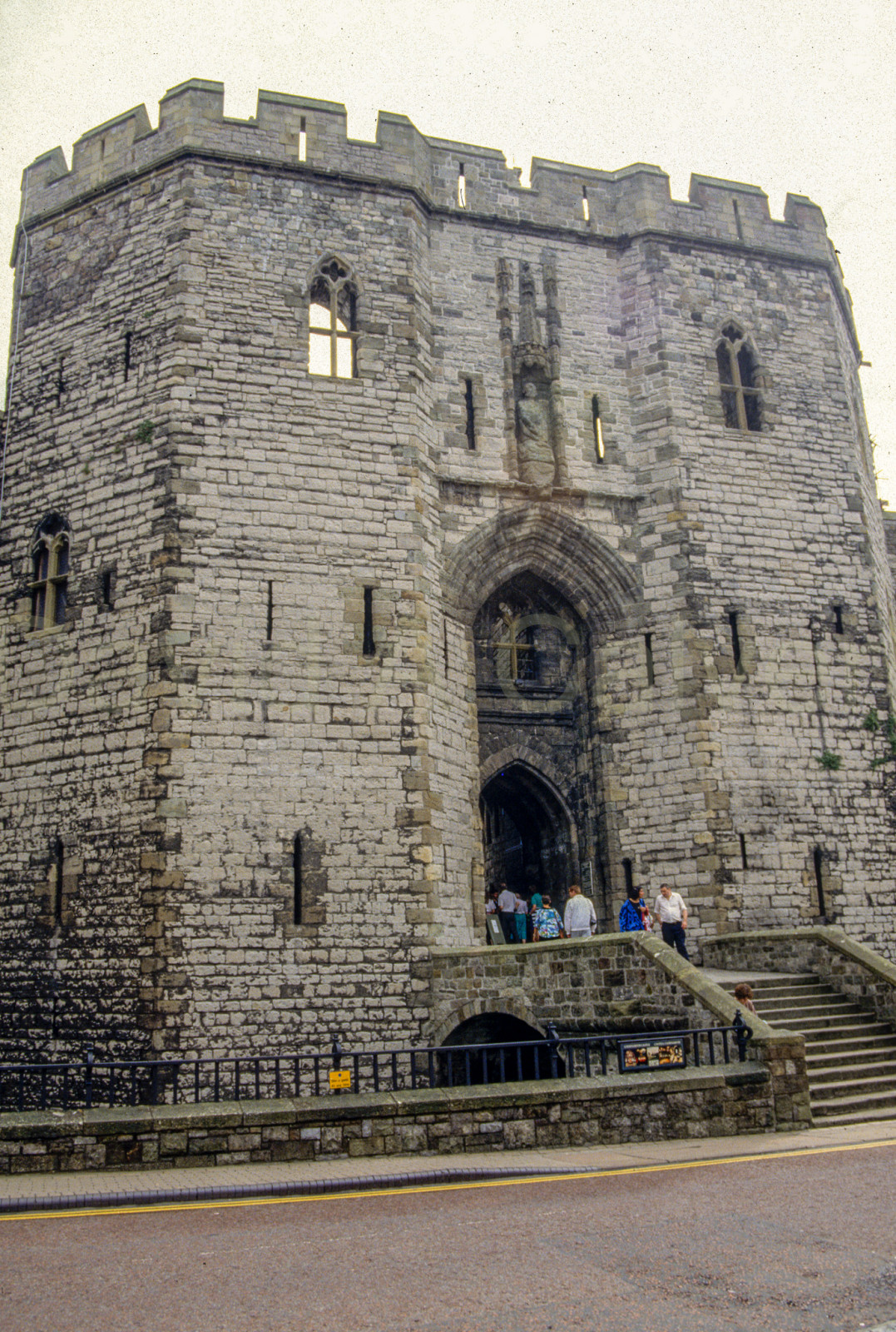 Caernarfon_Castle_-013.jpg