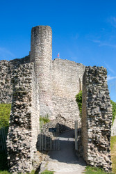 Conisborough_Castle-111.jpg