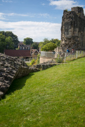 Conisborough_Castle-173.jpg