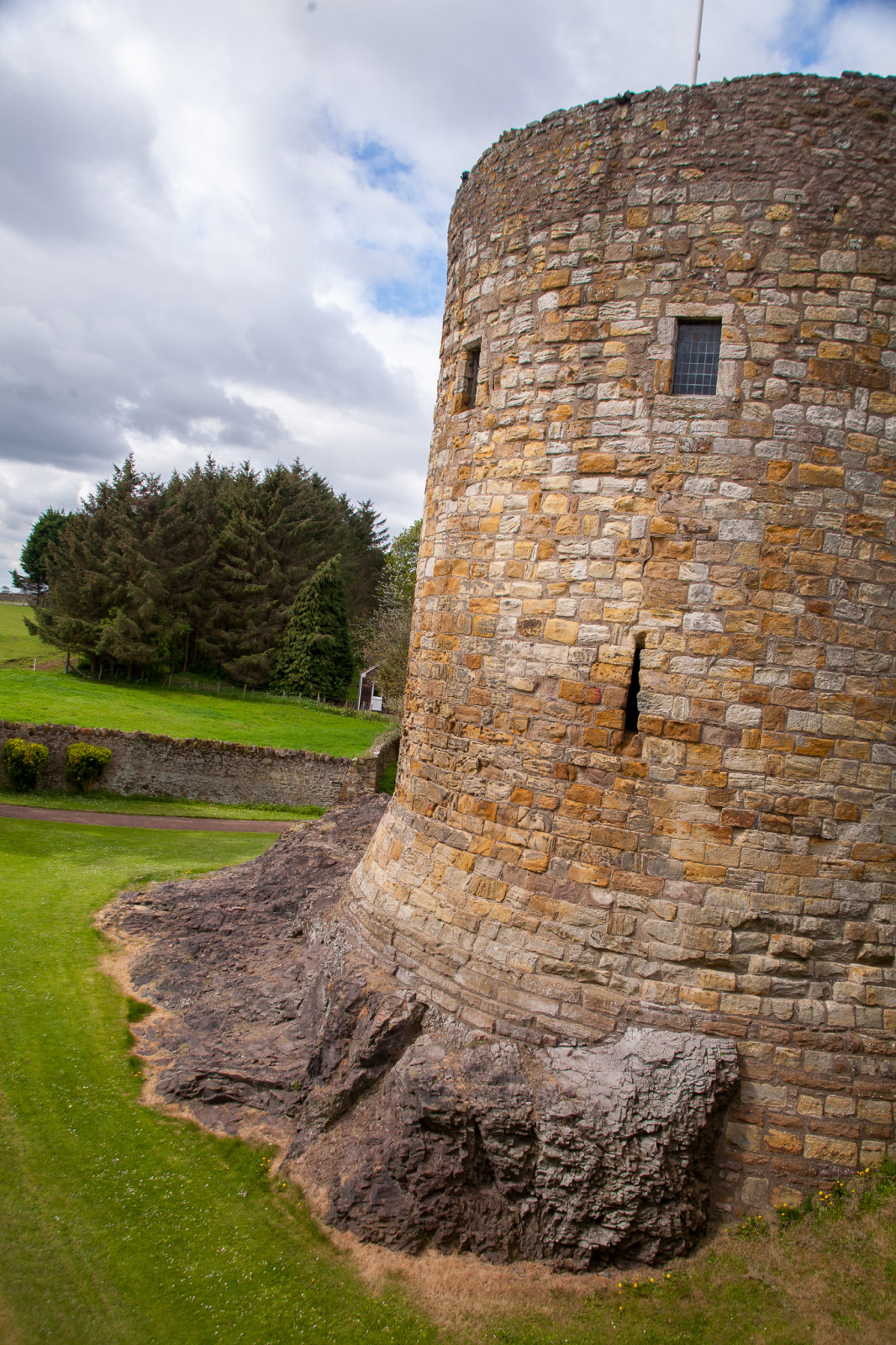 Dirleton_Castle_-017.jpg