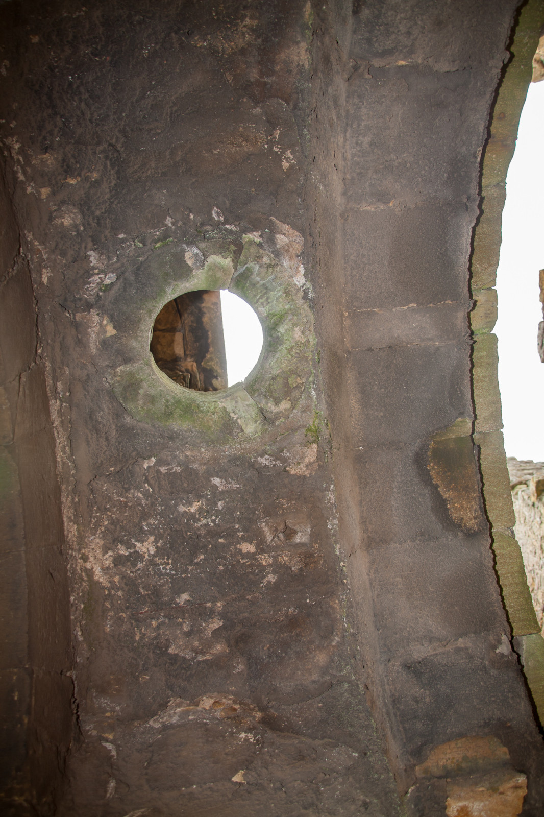 Dirleton_Castle_-019.jpg