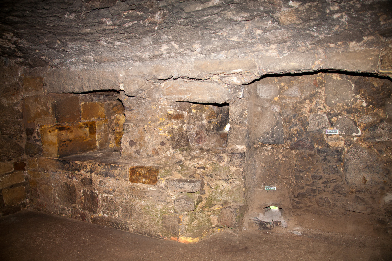 Dirleton_Castle_-020.jpg