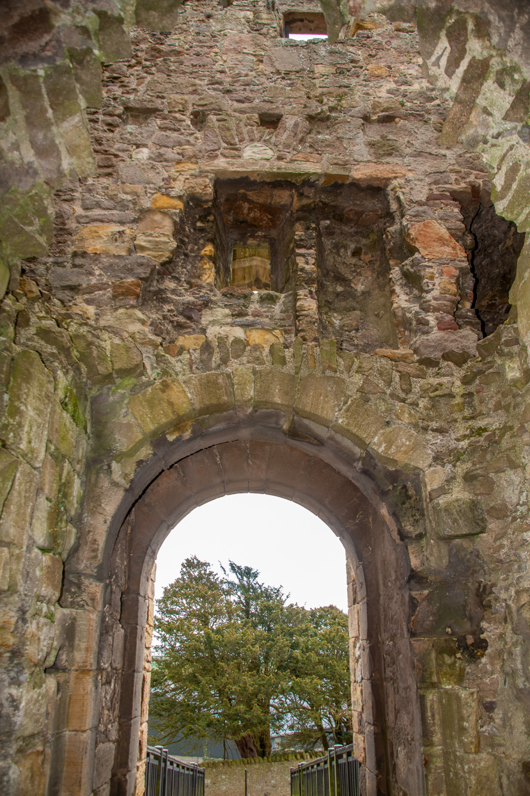 Dirleton_Castle_-021.jpg