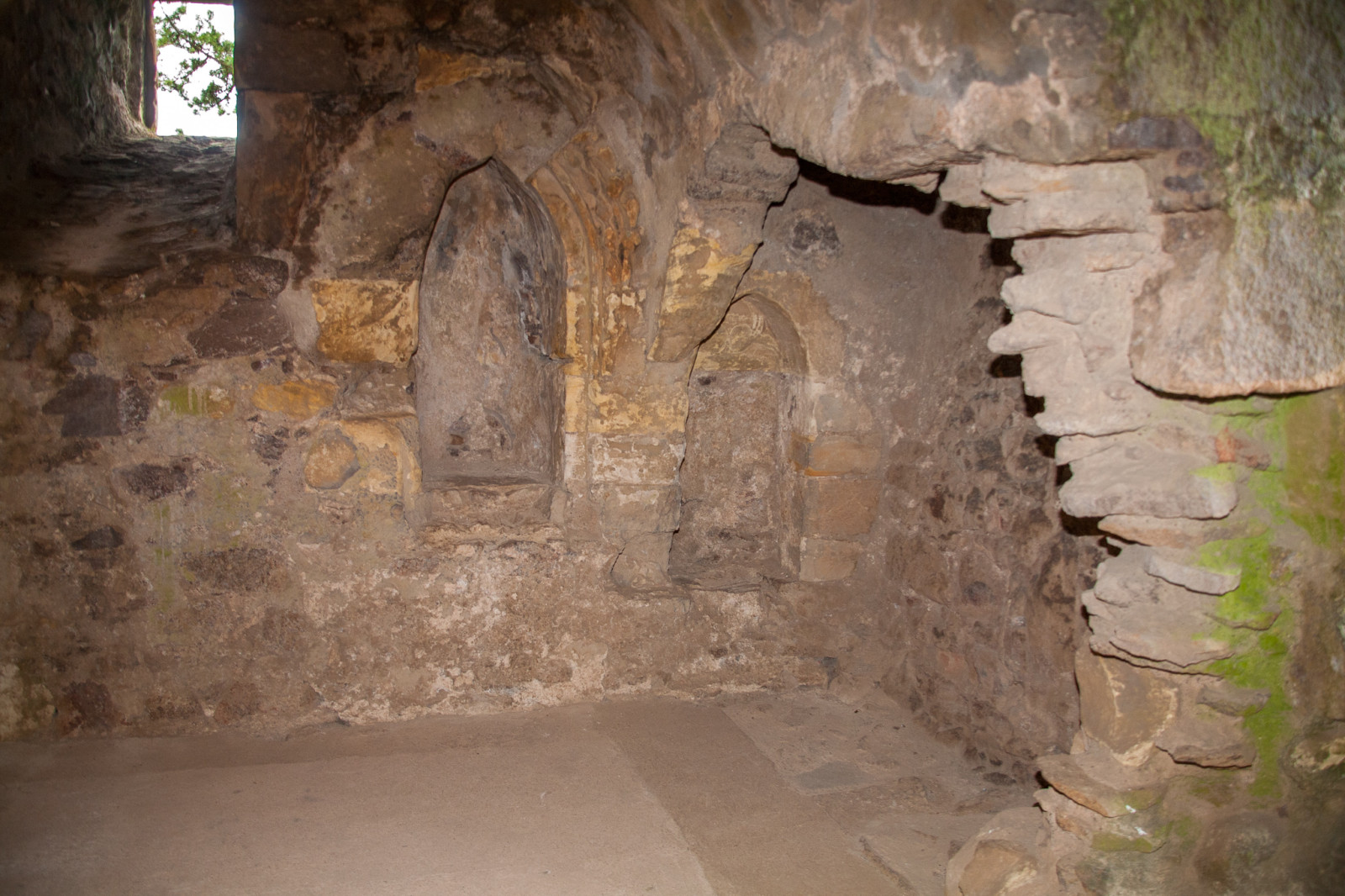 Dirleton_Castle_-033.jpg