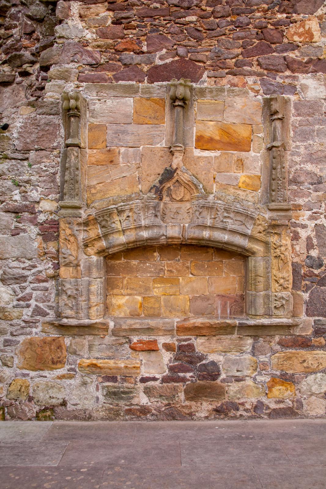 Dirleton_Castle_-046.jpg
