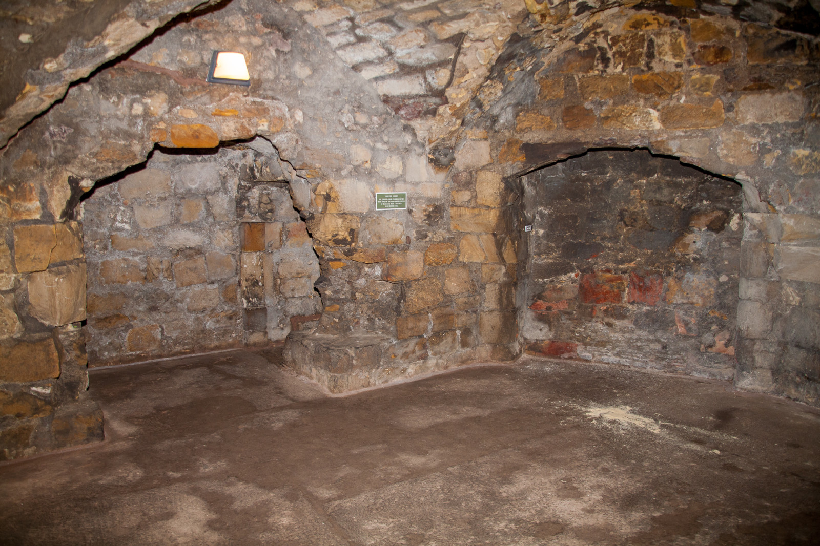 Dirleton_Castle_-075.jpg