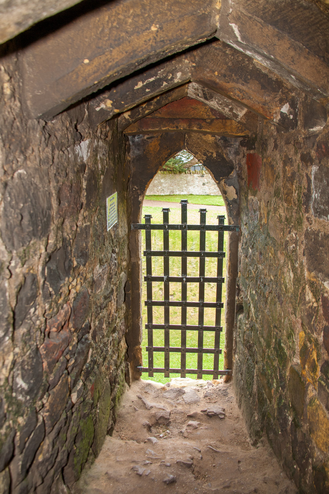 Dirleton_Castle_-079.jpg
