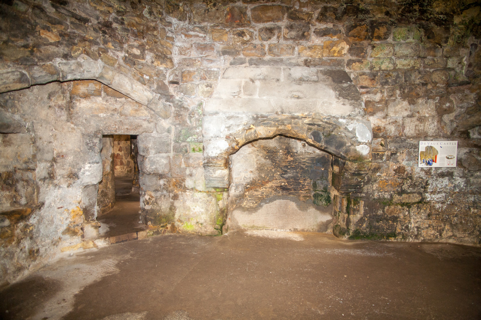 Dirleton_Castle_-084.jpg