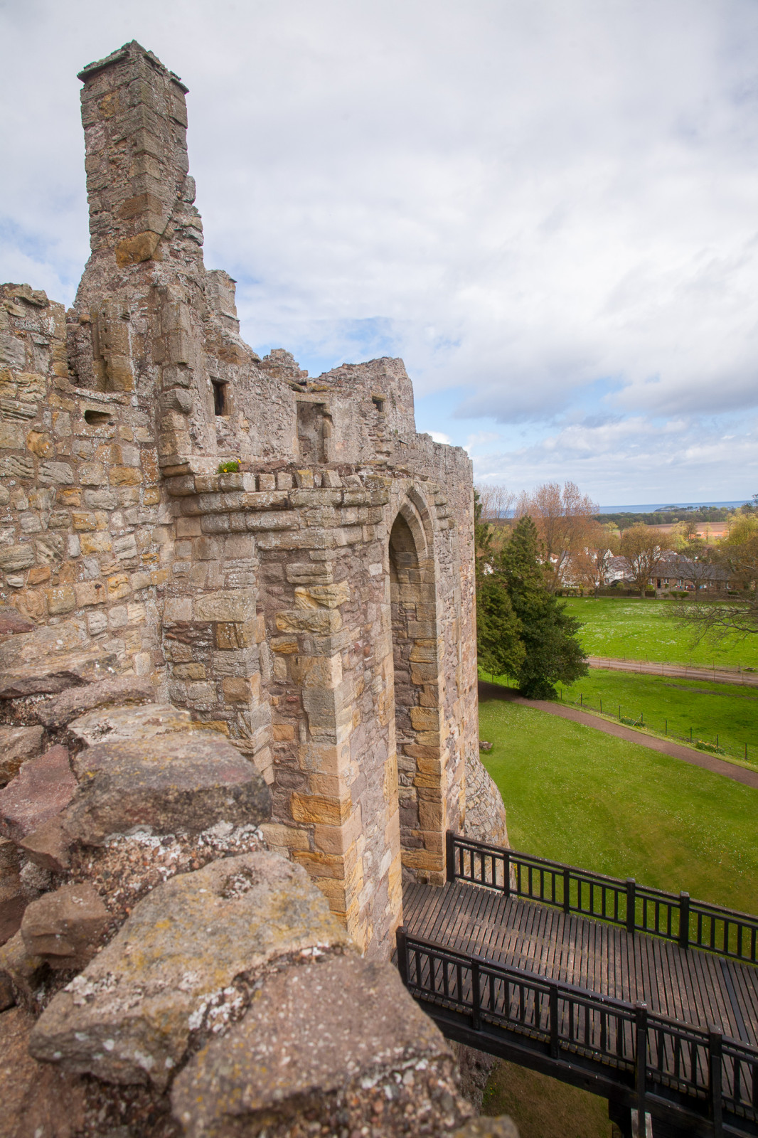 Dirleton_Castle_-090.jpg