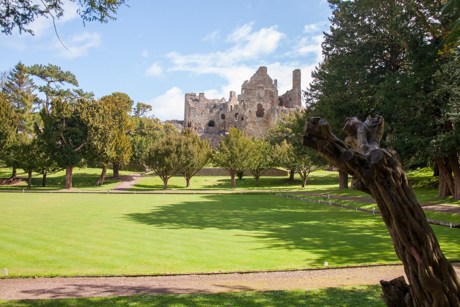 Dirleton_Castle_-105.jpg