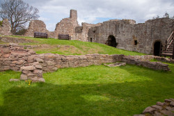 Dirleton_Castle_-071.jpg