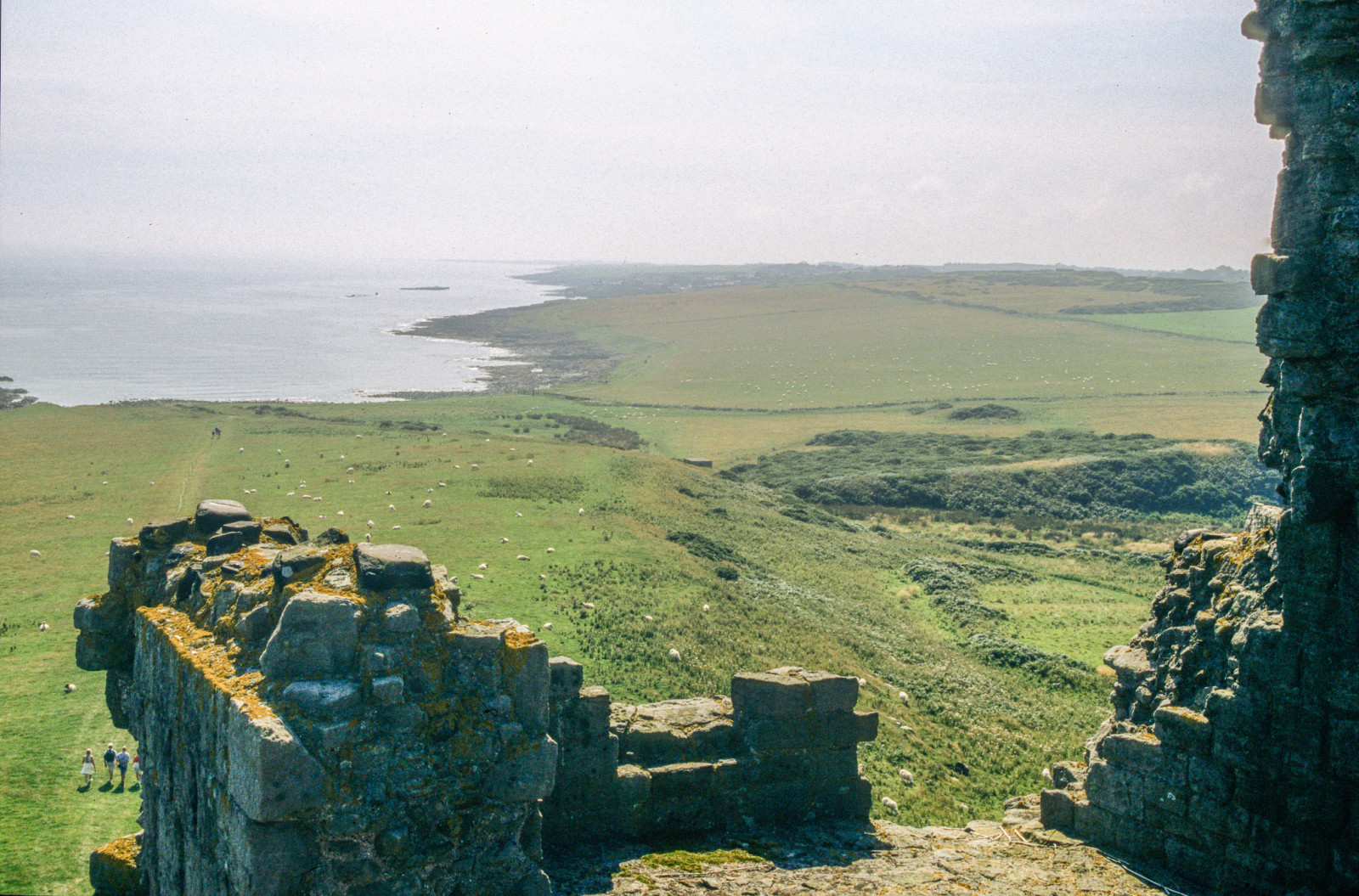 Dunstanburgh_Castle_-020.jpg