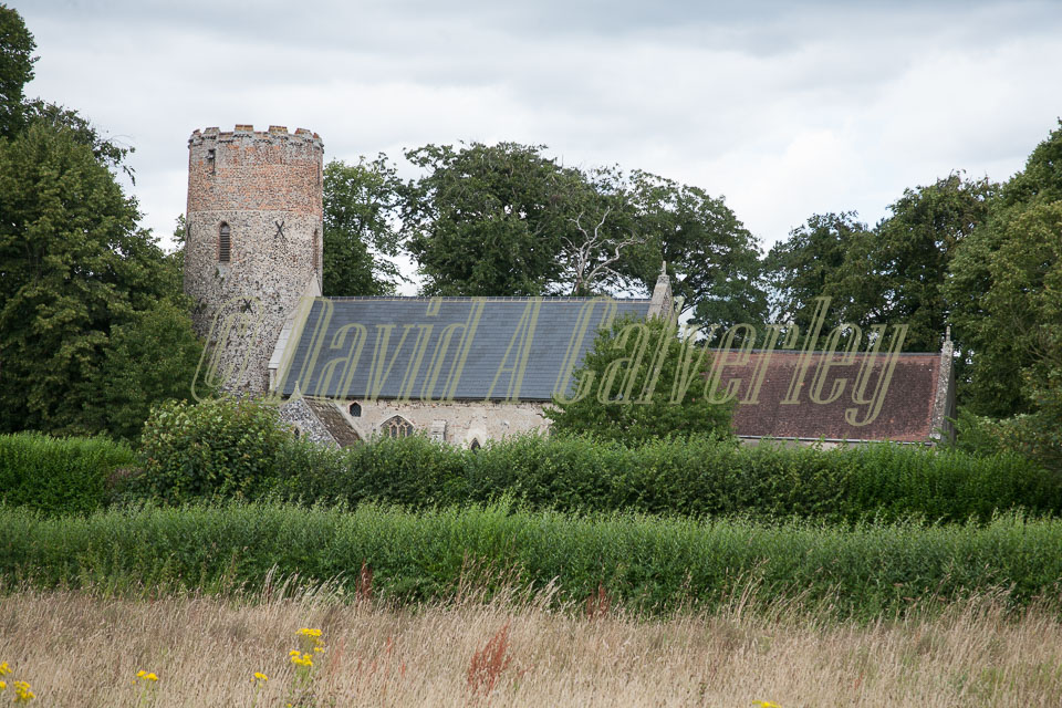 Burgh_Castle_Church_000.jpg