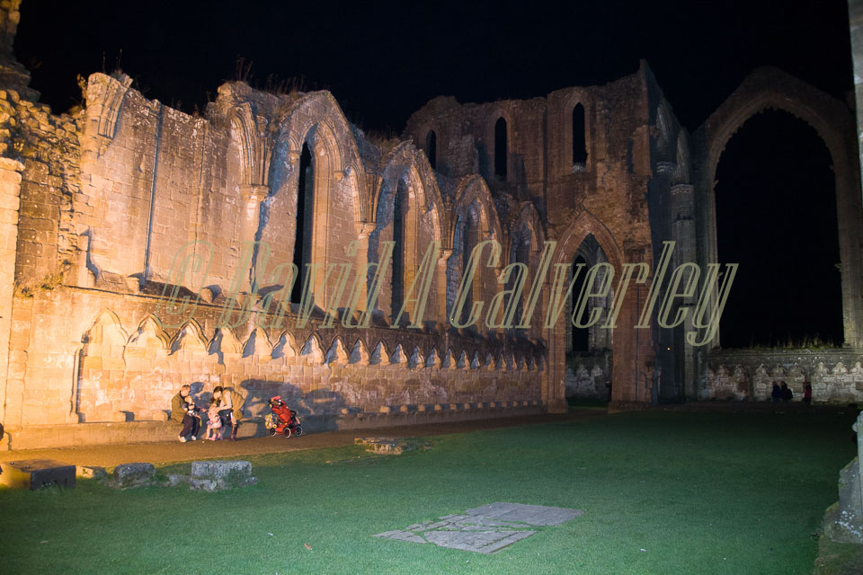 Fountain's_Abbey-037.jpg