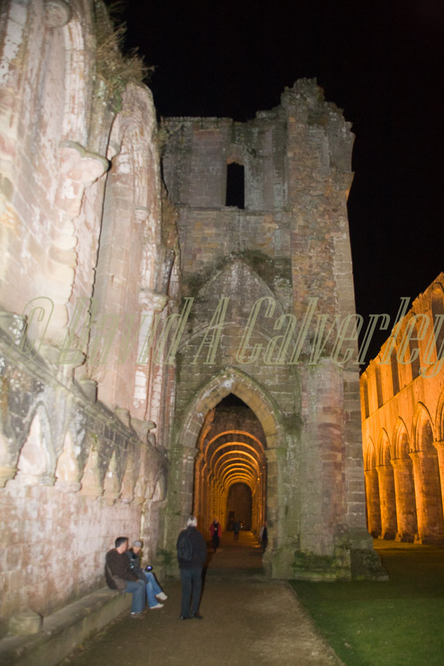 Fountain's_Abbey-054.jpg