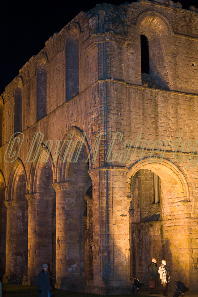 Fountain's_Abbey-056.jpg
