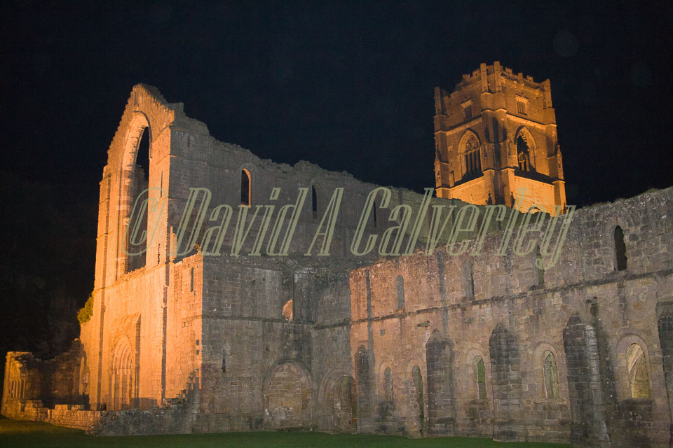 Fountain's_Abbey-074.jpg
