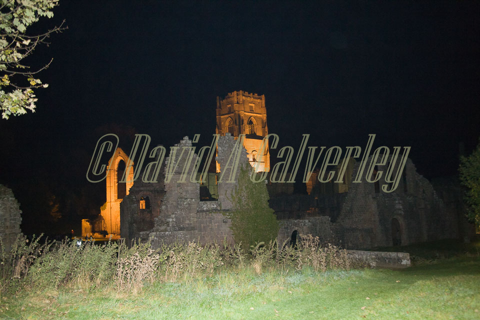Fountain's_Abbey-079.jpg
