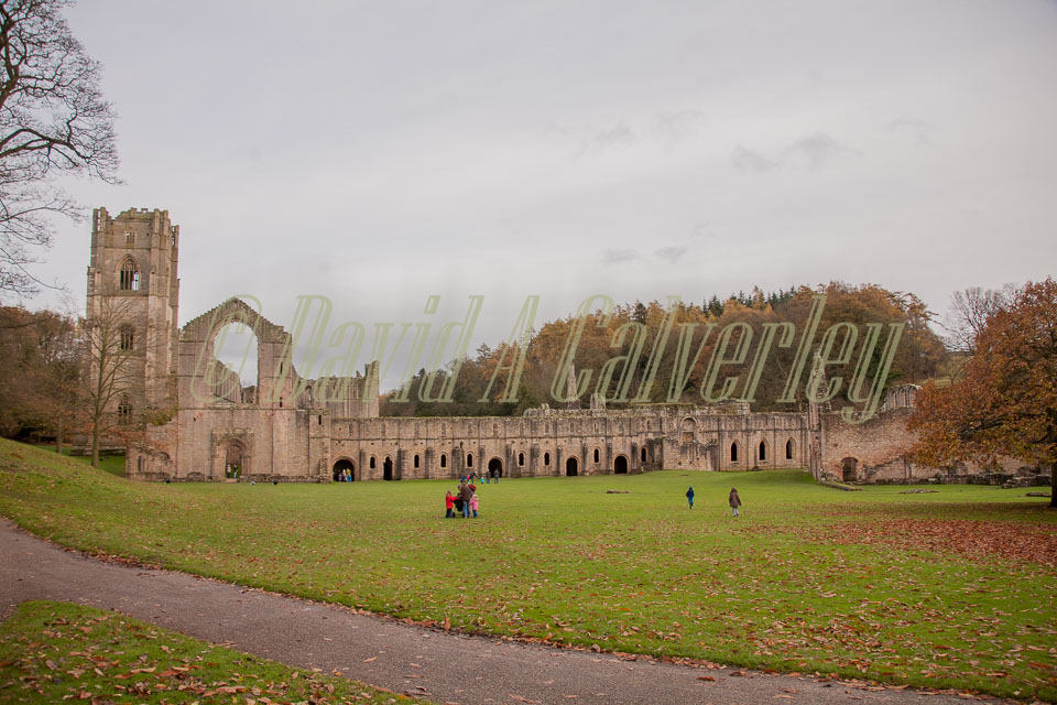 Fountain's_Abbey-094.jpg