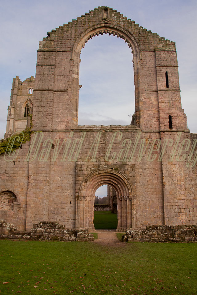 Fountain's_Abbey-108.jpg