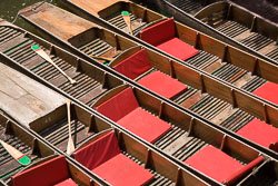 Punts,_River_Cherwall,_Oxford_004.jpg