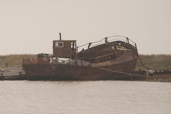 Boat_In_Ruins_02.jpg