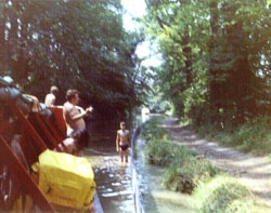 Venture_Scouts,_Llangollen_Canal,_1976-007.jpg