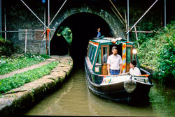Ellesmere_Tunnel_Llangollen_Canal-002.jpg