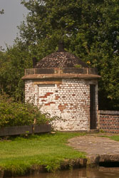 SU_Lock-Keeper's_Hut.jpg