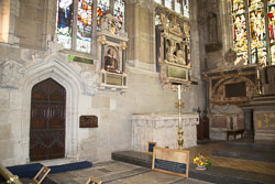 Stratford-Upon-Avon_Holy_Trinity_Church-021.jpg