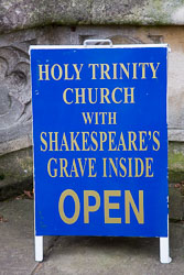 Stratford-Upon-Avon_Holy_Trinity_Church-052.jpg