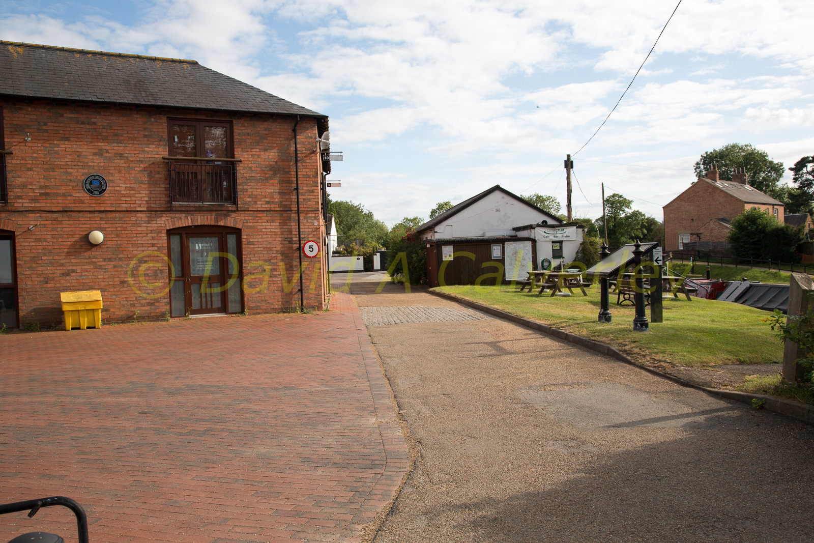 Oxford_Canal_North-1463.jpg