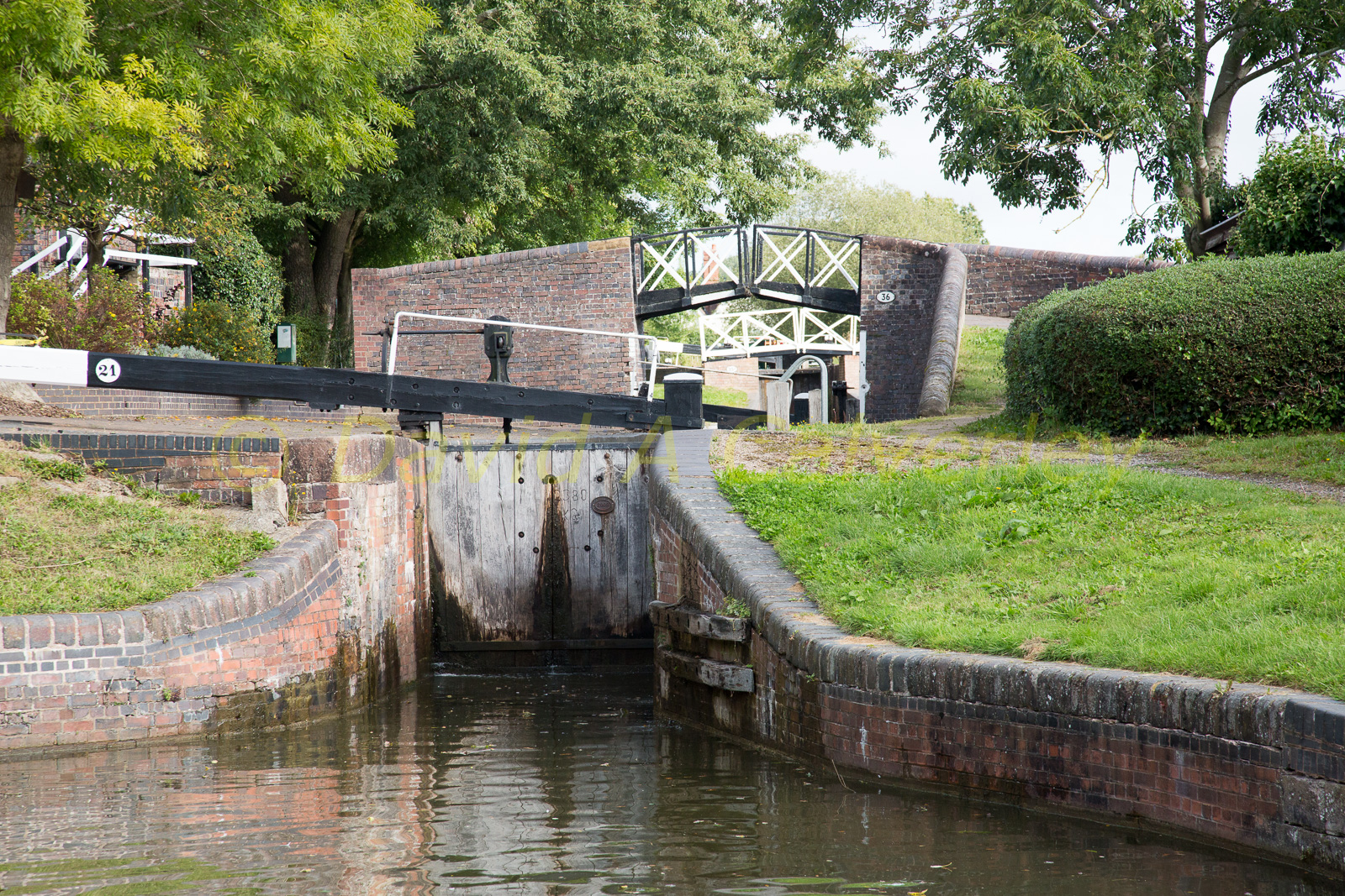 Stratford_Upon_Avon_Canal-3010.jpg