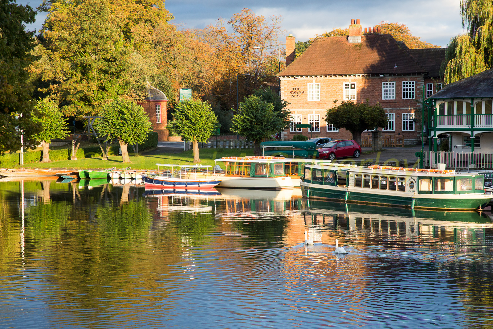 Stratford_Upon_Avon_Canal-3094.jpg