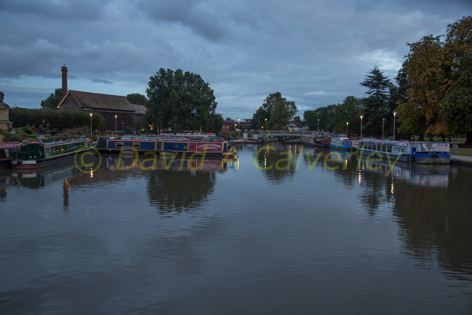 Stratford_Upon_Avon_Canal-3112.jpg