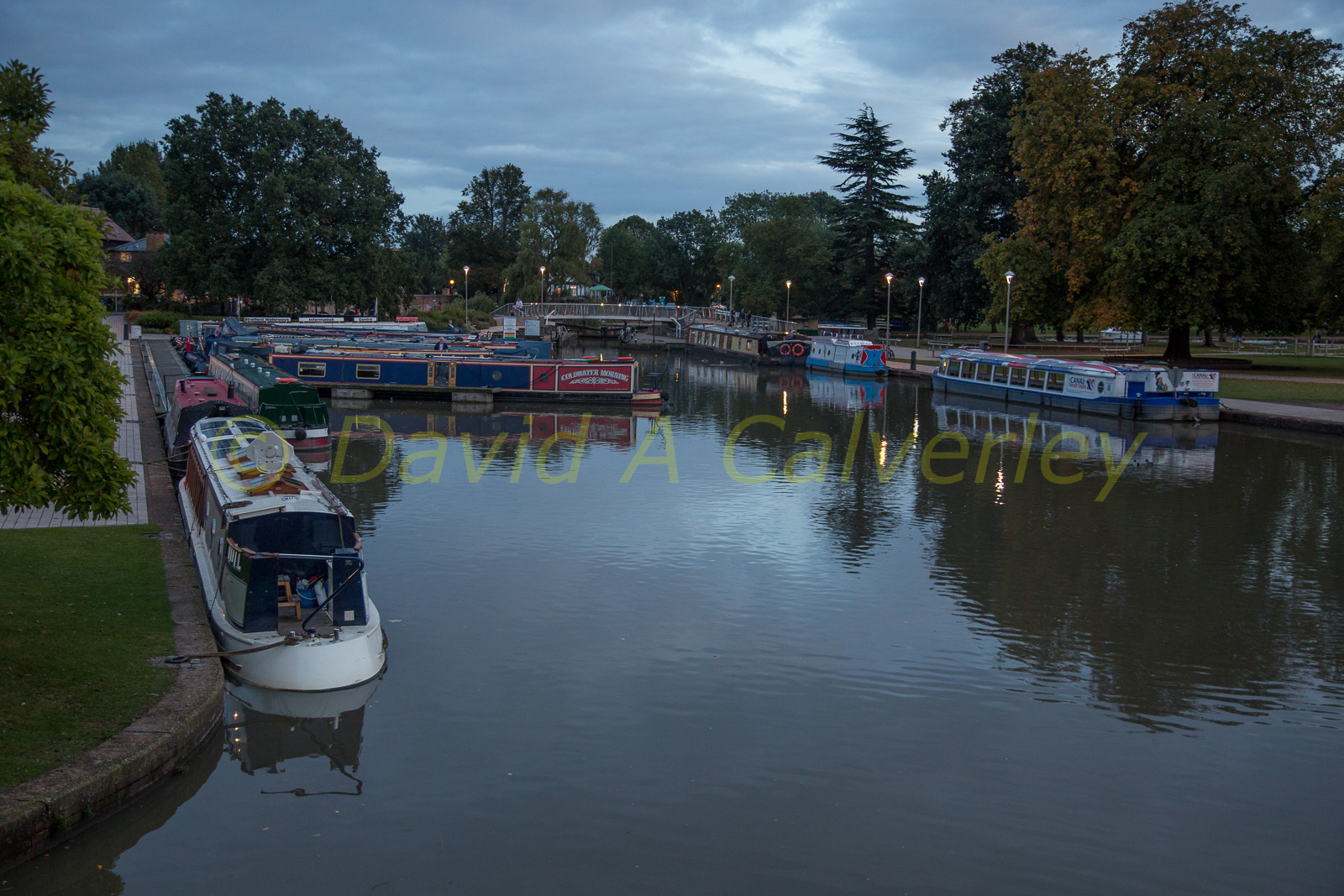 Stratford_Upon_Avon_Canal-3113.jpg