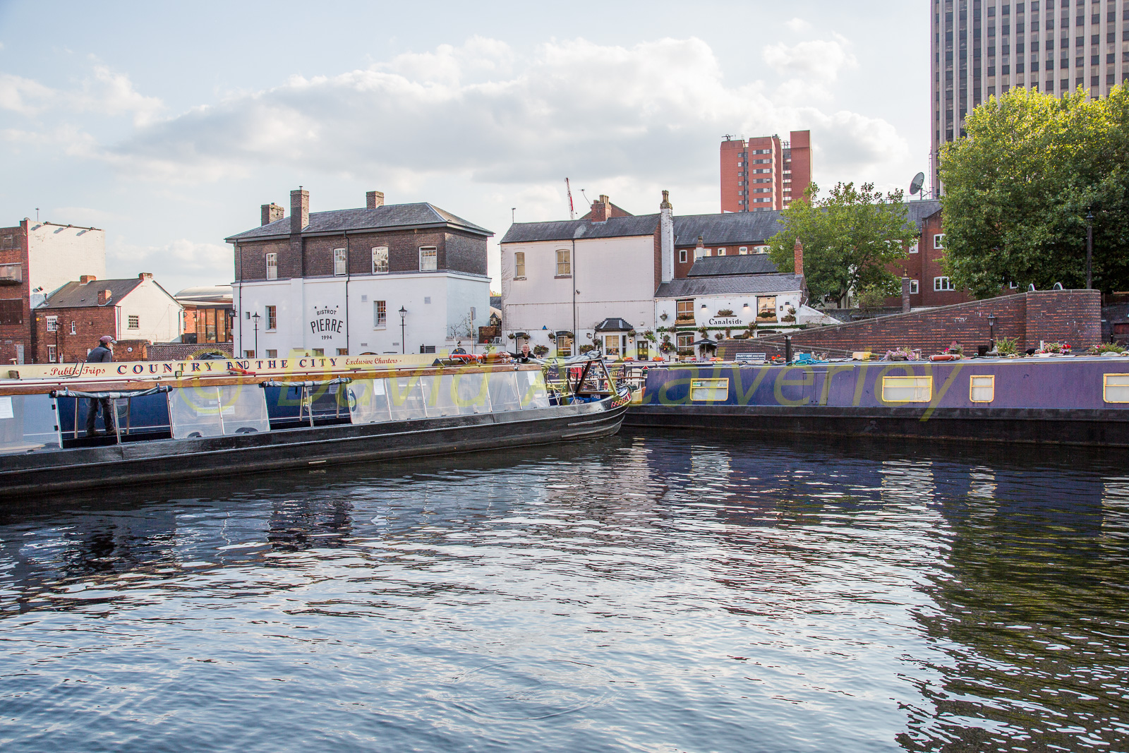 Worcester_-_Birmingham_Canal-012.jpg