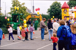 Huddersfield_Canals_Festivals,_1990s-144.jpg