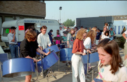 Huddersfield_Canals_Festivals,_1990s-190.jpg