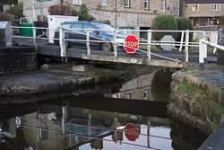 Leeds_-_Liverpool_Canal_Skipton-320.jpg