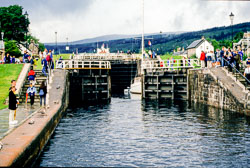 Caledonian_Canal-005.jpg
