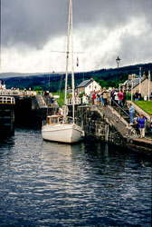 Caledonian_Canal-007.jpg