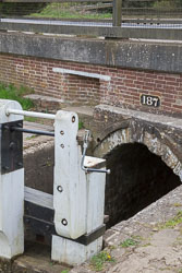 Oxford_Canal_Nell_Bridge_Lock-001.jpg