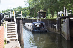 River_Trent,_Gunthorpe_Lock-064.jpg